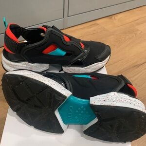 Also casual sneaker
